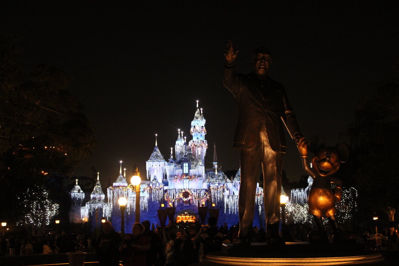 Partners Statue